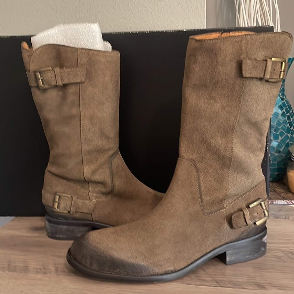 Steve Madden Luxe Tory Boot in Suede Brown